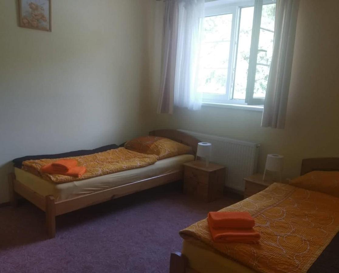 Vrané nad Vltavou Guest House Kaskada מראה חיצוני תמונה